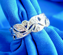 Load image into Gallery viewer, Earth mined Diamond Art Deco Wedding Band Antique Platinum Eternity Ring SIZE 5.75