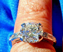 Load image into Gallery viewer, 2 carat Earth mined European cut Diamond Deco Engagement Ring Antique Platinum Solitaire