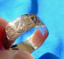 Load image into Gallery viewer, Unique Victorian Rose Gold Wedding Band Elegant Antique Anniversary Ring