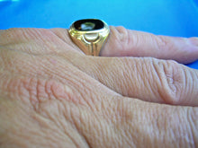 Load image into Gallery viewer, Unique Art Deco Geometric Design Onyx Ring Vintage Elegant Solid 10k Gold