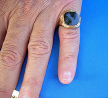 Load image into Gallery viewer, Unique Art Deco Geometric Design Onyx Ring Vintage Elegant Solid 10k Gold