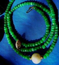 Load image into Gallery viewer, Earth mined Emerald South Seas Pearl Necklace 14k Gold Clasp and Spacers 18&quot; inch long
