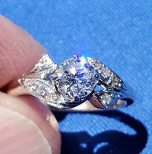 Load image into Gallery viewer, 0.84 carat Eart mined European Diamond Deco Engagement Ring Vintage Design Solitaire