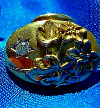 Load image into Gallery viewer, Earth mined Cushion cut Diamond Antique Deco Cuff links 10k Gold Art Nouveau Design