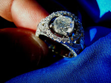 Load image into Gallery viewer, 3.50 carat Earth mined Diamond Engagement Ring Vintage Halo Design Solitaire 18k White Gold