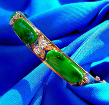 Load image into Gallery viewer, 7.35 carat Earth mined Jade and Diamond Antique Art Deco Design Bangle Bracelet 18k Gold

