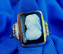 Load image into Gallery viewer, Antique Victorian 14k Rose Gold Ring Exotic Deco Intaglio Onyx Portrait Cameo
