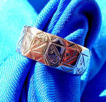 Load image into Gallery viewer, Unique Victorian Rose Gold Wedding Band Elegant Antique Anniversary Ring