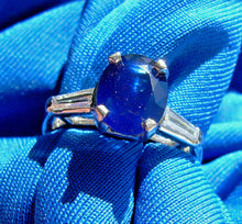 Load image into Gallery viewer, 3 Carat Earth mined Sapphire and Diamond Deco Engagement Ring Vintage Design Platinum Solitaire