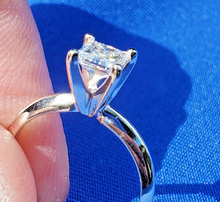 Load image into Gallery viewer, CERTIFIED 0.75 Diamond Princess cut Soiltaire Engagement Ring size 6.5