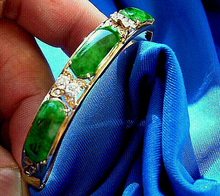 Load image into Gallery viewer, 7.35 carat Earth mined Jade and Diamond Antique Art Deco Design Bangle Bracelet 18k Gold