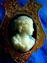 Load image into Gallery viewer, Special Elegant Victorian Memory Locket Brooch Antique 14k Gold Deco Onyx Cameo Pin