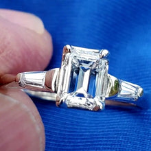 Load image into Gallery viewer, 1 carat Earth mined Diamond Emerald Cut Deco Engagement Ring Vintage Natural Solitaire