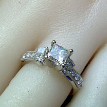 Load image into Gallery viewer, CERTIFIED 0.75 Diamond Princess cut Soiltaire Engagement Ring size 6.5
