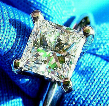 Load image into Gallery viewer, CERTIFIED 0.75 Diamond Princess cut Soiltaire Engagement Ring size 6.5