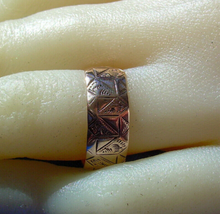 Load image into Gallery viewer, Unique Victorian Rose Gold Wedding Band Elegant Antique Anniversary Ring