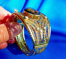 Load image into Gallery viewer, Elegant Earth mine Diamond Art Deco European Bracelet Cuff Filigree Bangle 14k Gold