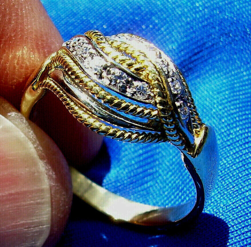 Vintage Damiani Diamond Ring Elegant Unique Deco Style 18k Gold Setting