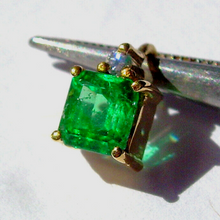 Load image into Gallery viewer, Earth mined Emerald and Diamond Pendant Unique Deco Design Charm 14k Gold
