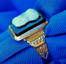 Load image into Gallery viewer, Antique Victorian 14k Rose Gold Ring Exotic Deco Intaglio Onyx Portrait Cameo
